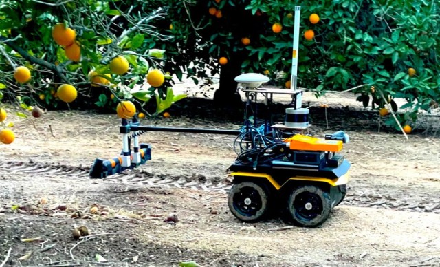 روبوت ذكي يكشف الأشجار العطشانة