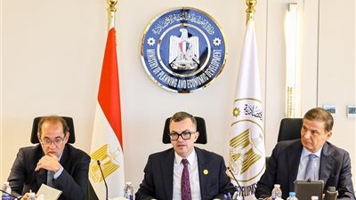 اجتماع حكومي لفض التشابكات المالية بين الجهات.. والوزراء يؤكدون: تعظيم أصول الدولة وخفض أعباء الموازنة