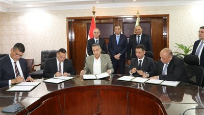 «الزراعة» وجهاز مشروعات الخدمة الوطنية وشركة مالتي كوميرس يوقعون بروتوكول تعاون للتحسين الوراثي للماشية  