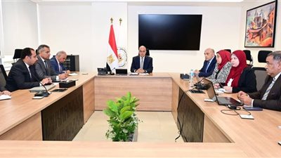 قبل ذروة الصيف.. وزير الري يعلن حالة الاستعداد القصوى ويوجه بحسم ملف تطهير الترع