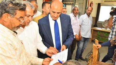 محافظ أسيوط يوجه بتسريع إنجاز التصالح والتقنين خلال تفقده المركز التكنولوجي بالفتح