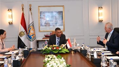الهيدروجين الأخضر بسيناء.. مشروع عملاق بـ15 مليار دولار ينتج كهرباء تعادل 3 أضعاف السد العالي