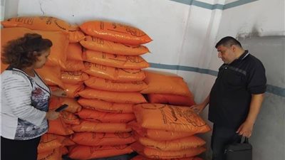 ضبط 2.5 طن أسمدة مدعمة قبل تداولها بالسوق السوداء في كفرالشيخ