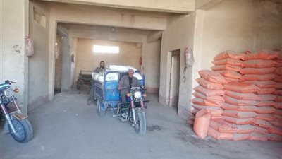 مديرية الزراعة بالفيوم تتابع أعمال صرف الأسمدة الخاصة بالموسم الصيفي