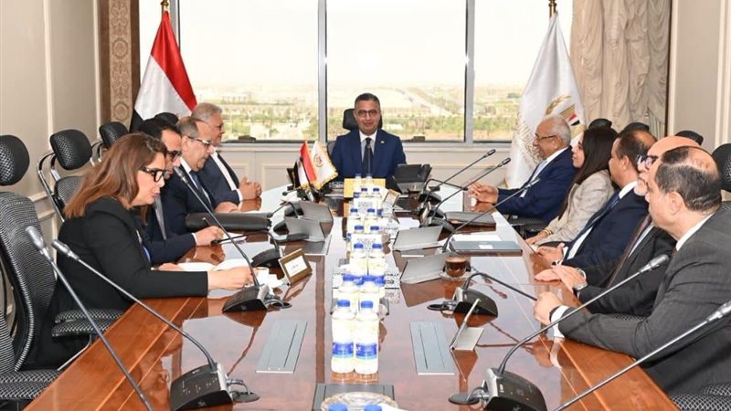     التموين تبحث