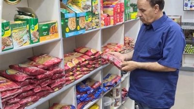 حملات تموينية مكثفة بالشرقية.. ضبط دقيق مدعم معاد تدويره و3 أطنان هياكل دواجن