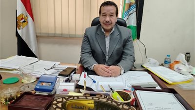 وكيل زراعة الجيزة يحذر من التخلص العشوائي لعبوات المبيدات
