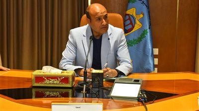 محافظ أسيوط يوجه بحسم معوقات مشروعات حياة كريمة وتسريع دخولها الخدمة