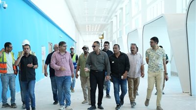 رئيس جهاز العلمين الجديدة يشدد على الالتزام بالجداول الزمنية وسرعة إنجاز المشروعات