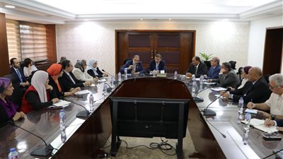 وزير الزراعة يعقد اجتماعاً موسعاً لدعم وتطوير صناعة الألبان وتعزيز الصادرات بحضور رئيس الهيئة القومية لسلامة الغذاء