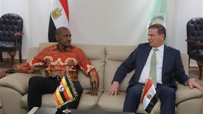 وزير الزراعة يلتقي نظيره الأوغندي لبحث سبل تعزيز الشراكة الاستراتيجية والتكامل الزراعي والحيواني بين البلدين