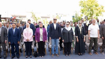 رئيس جامعة دمنهور يفتتح ملتقى التوظيف والتدريب الزراعي الأول