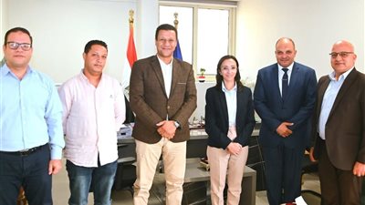 محافظ البحيرة تبحث مع رئيس «الإرشاد الزراعي» تطوير منظومة الخدمات المقدمة للمزارعين