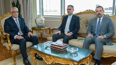 لتوطين صناعة الزيوت والخبز.. تفاصيل لقاء وزراء التموين والإنتاج الحربي وجهاز مستقبل مصر