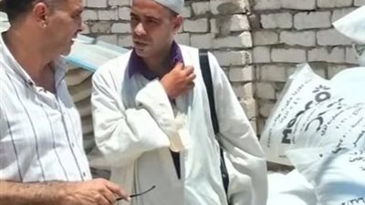 بالجلابية الفلاحي.. مفتش تموين يوقع بتاجر السوق السوداء ويضبط 46 شيكارة سماد مدعم بالبحيرة