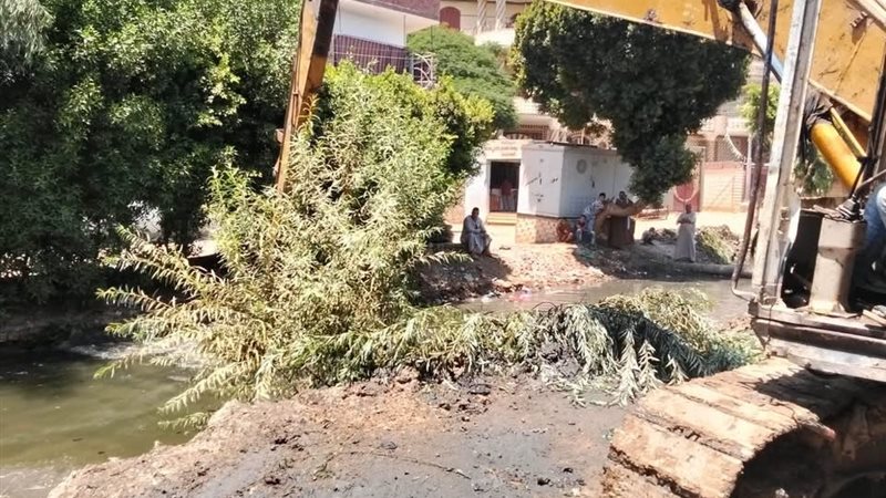 تطهير الترع بأسيوط