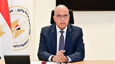وزير الري يتابع إجراءات تطوير أداء الشركة القابضة للري والصرف والشركات التابعة لها