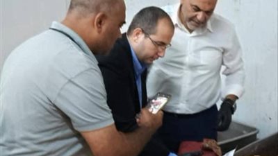 بيطري القليوبية يضبط 11 طن مصنعات لحوم غير صالحة للاستهلاك داخل مصنع بالعبور