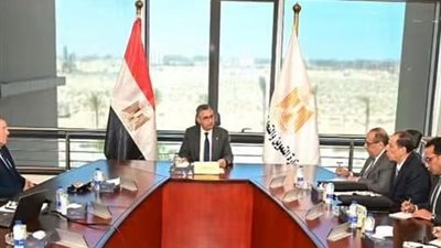 بقيمة 278 مليون دولار.. التموين تبحث إنتاج الإيثانول الحيوي من مخلفات السكر بالتعاون مع إيطاليا