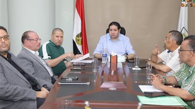 نائب محافظ بني سويف يُناقش عددًا من ملفات التقنين قبل عرضها على اللجنة العليا للبت بالمحافظة