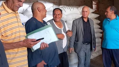 ضبط منظومة الأسمدة في أسيوط.. جولات مفاجئة لمراجعة أرصدة الجمعيات وضمان وصول الدعم للمزارعين