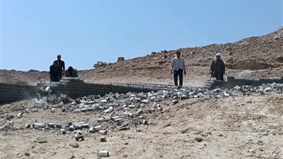 ضربات حاسمة ضد مخالفات البناء في أسيوط.. إزالة تعديات بأبنوب وأبوتيج والتصدي للمخالفات في المهد