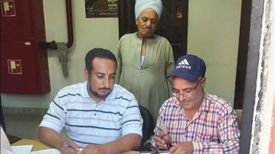 استمرار صرف الأسمدة المدعمة بمجمع أولاد عليو في البلينا.. دعم متواصل للمزارعين وضمان وصول المقررات لمستحقيها