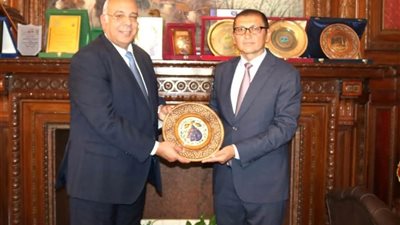 وفد أوزبكي رفيع في مصر قريبًا.. بحوث الصحراء يفتح ملف التعاون في استصلاح الأراضي والإنتاج الحيوانية