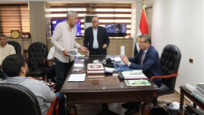 وزير الزراعة يوجه قطاعات الوزارة بالتفاعل الفوري مع طلبات نواب الشعب لتلبية احتياجات المزارعين