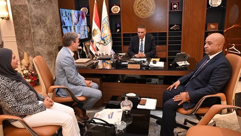 سيكم تطلق مشروعًا