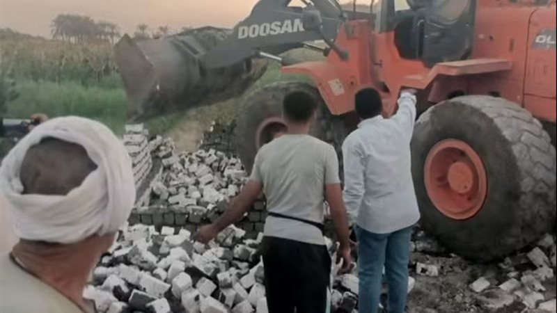 التعدي على الأراضى